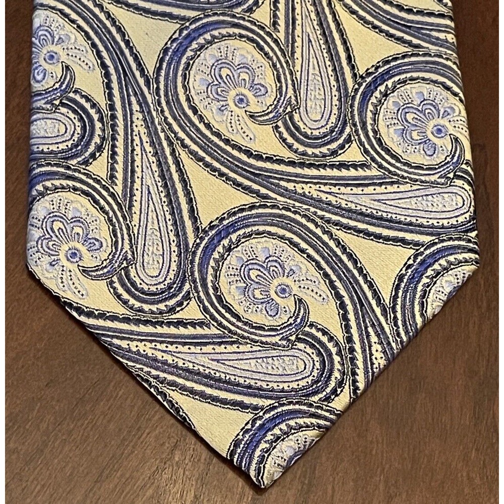 Siena Gold Blue Hand Made 100% Silk Men’s Neck Tie Made In China